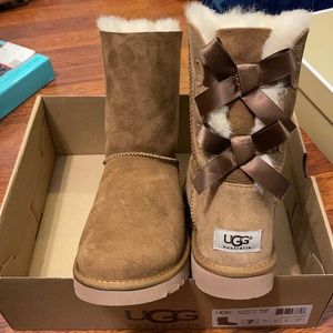 COPY - UGG Bailey Bow